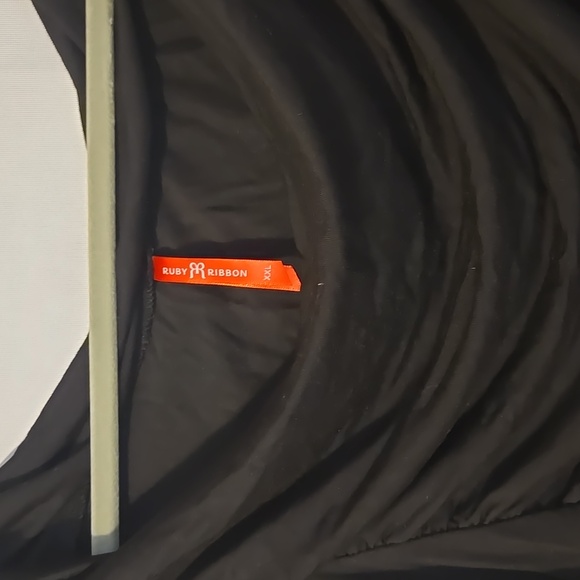 Ruby Ribbon Black Women's Ruched Top Size XXL NWOT - Picture 3 of 5